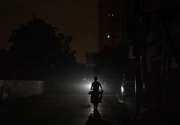 NEPRA, Fed govt to probe Karachi power breakdown separately!