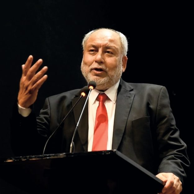 Outlines of Triangular Contest for PEC Chairman Appear on HorizonThree contestants of Engr. Haroon in National Engineers likely to step back