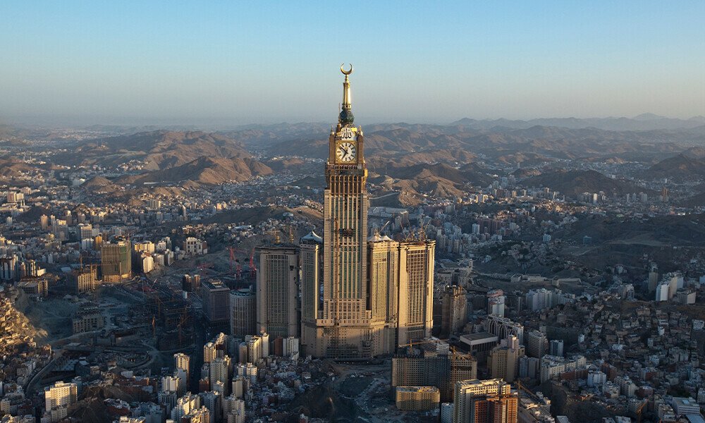 Saudi Arabia allows foreigners to invest in firms with property in Makkah, Medina